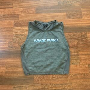 Nike Pro Women’s Dri-Fit Activewear Crop Tank Top Sz Medium Gray Mesh Sporty Gym